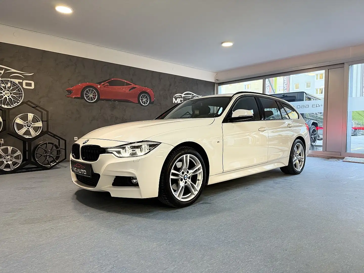 BMW 320 d xDrive Kombi Aut. *M-PAKET*12 Monate Garantie Weiß - 1
