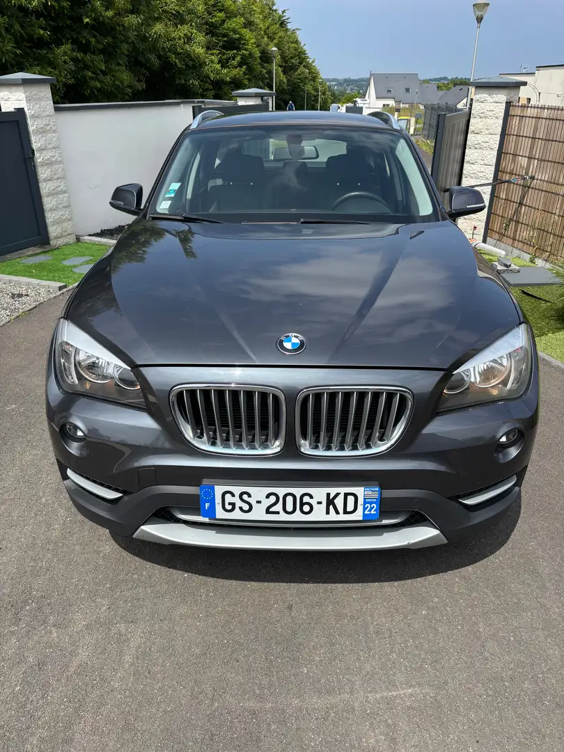 BMW X1 X1 sDrive 18d 143 ch xLine A Gris - 1
