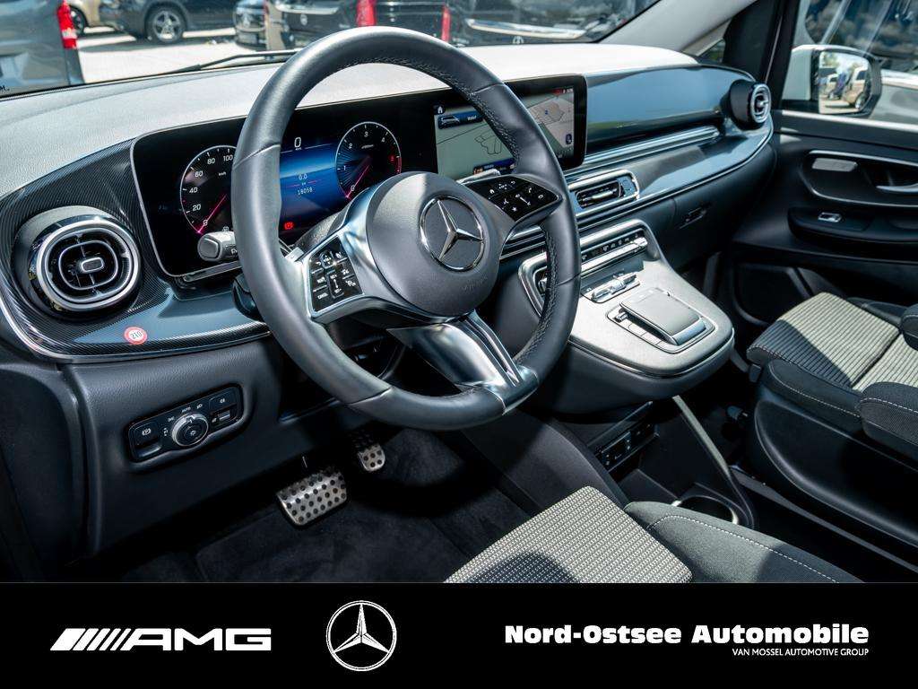 Mercedes-Benz V 220
