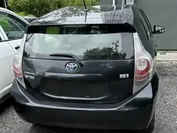 Toyota Prius c снимка Toyota Prius c
