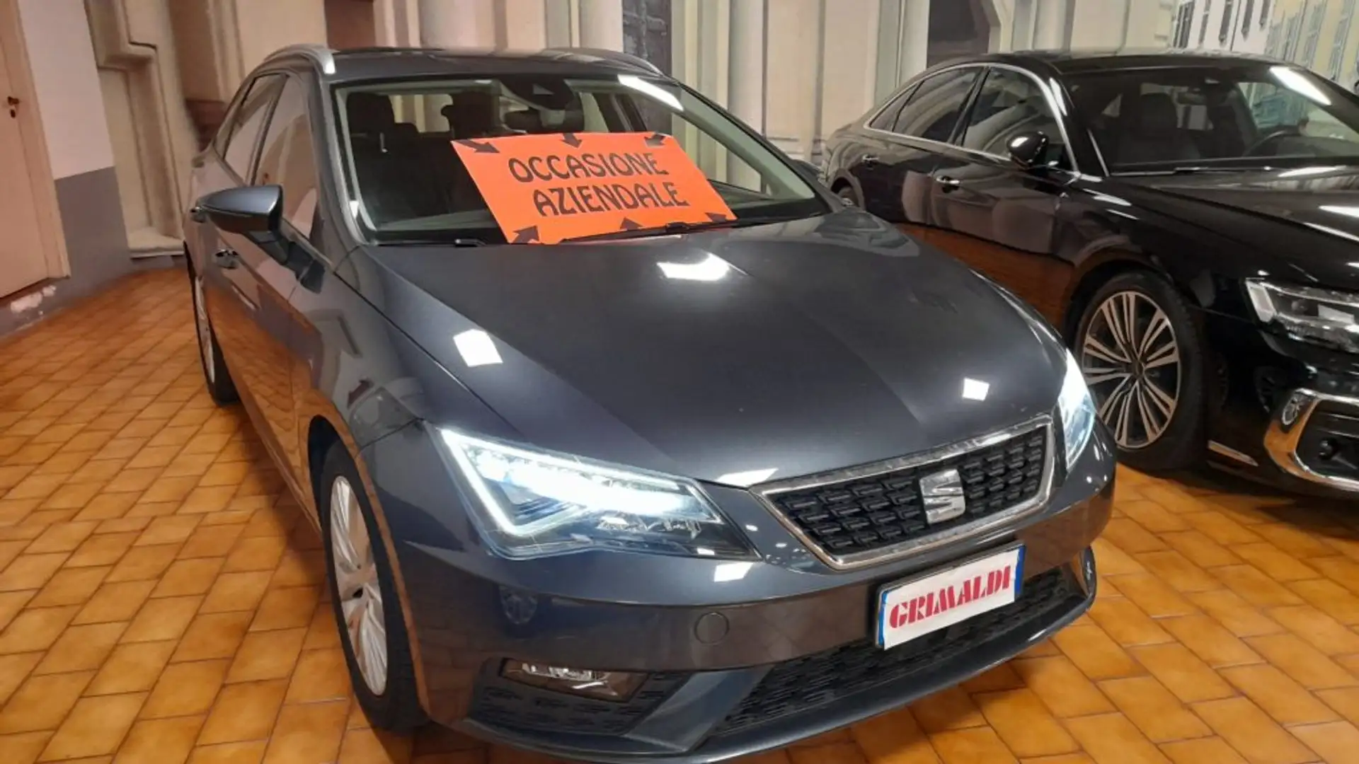 SEAT Leon 1.5 TGI ST DSG Style Grijs - 1