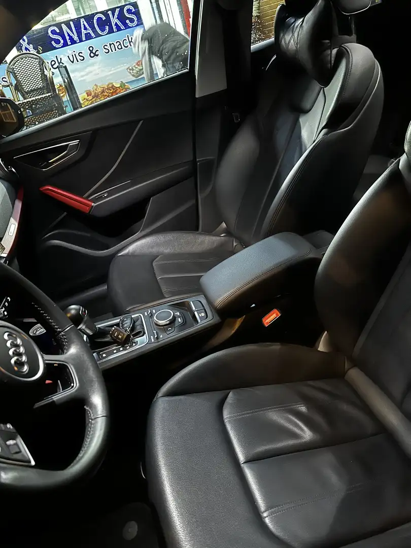 Audi Q2 35 TFSI CoD Des.PL+ Grijs - 2