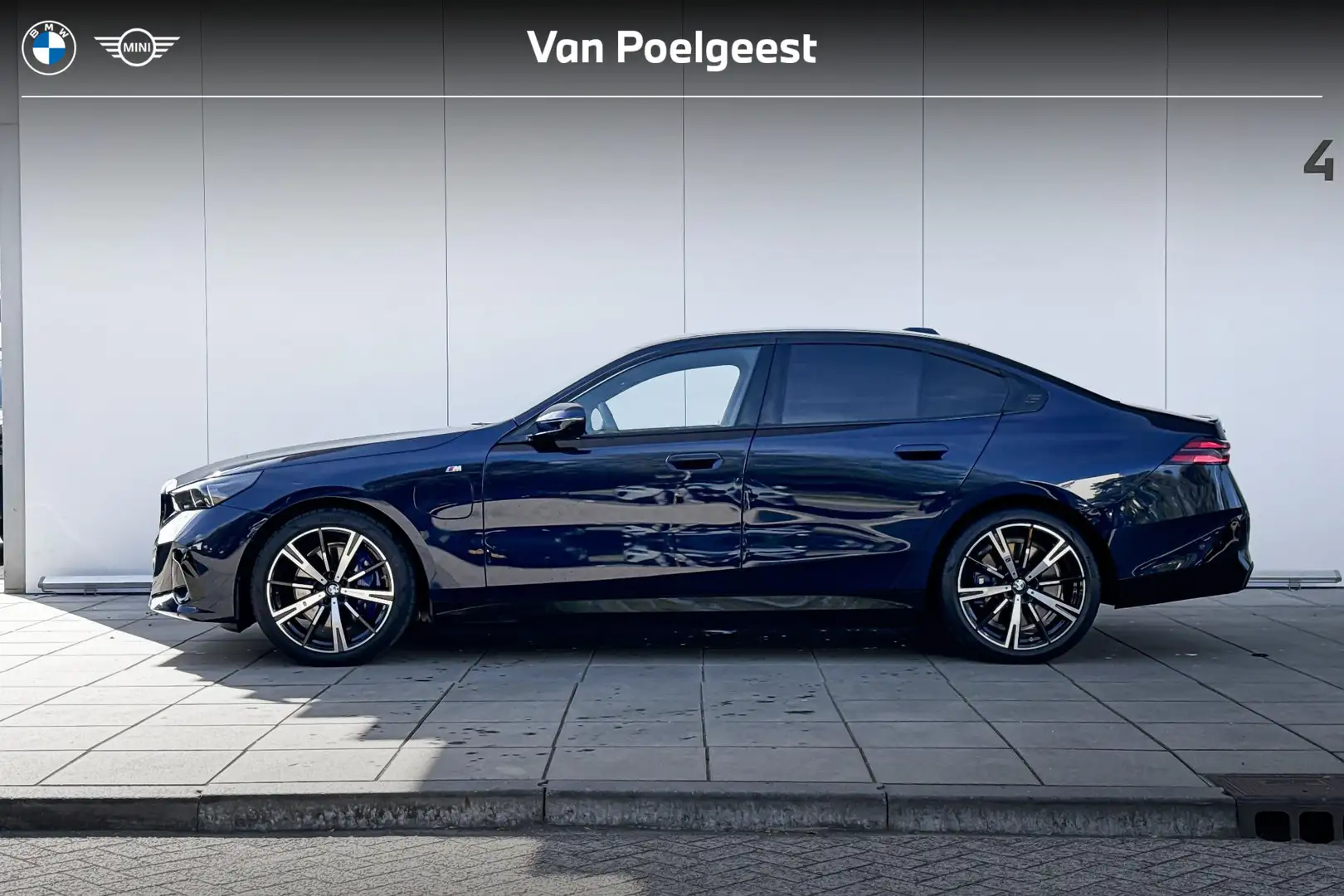 BMW 550 5 Serie Sedan 550e xDrive M-Sport Pro / CoPilot / Blauw - 2
