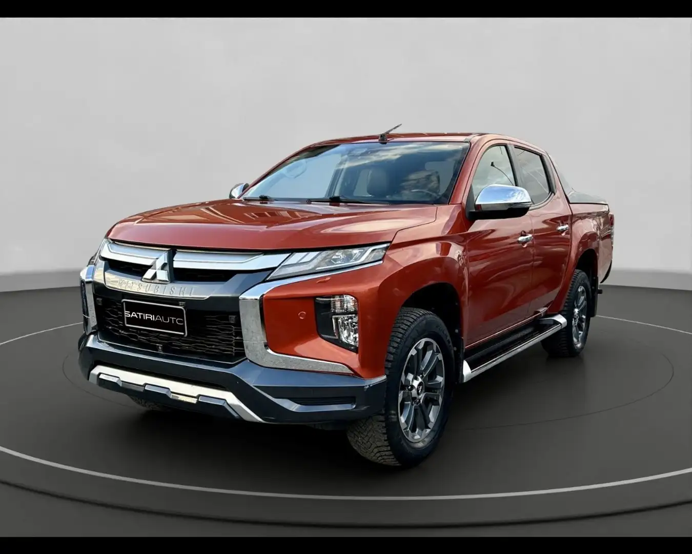 Mitsubishi L200 Double Cab 2.3 D Diamond Naranja - 1