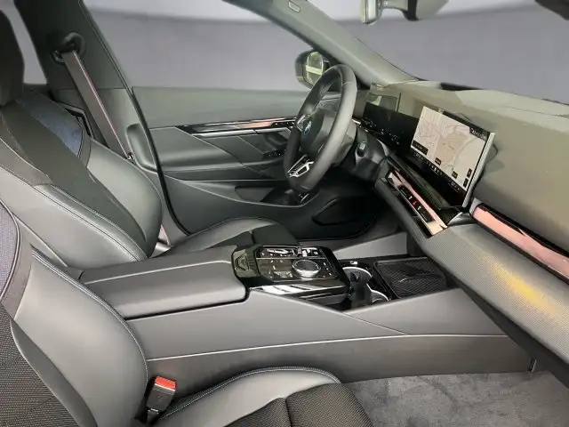 BMW i5 eDrive40 Touring Ansicht 11