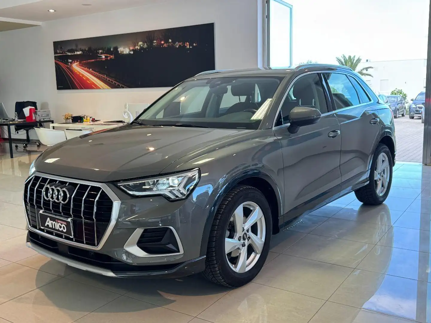 Audi Q3 2.0 TDI S-tronic Advanced 2022 SOLO 90.000KM Grau - 1