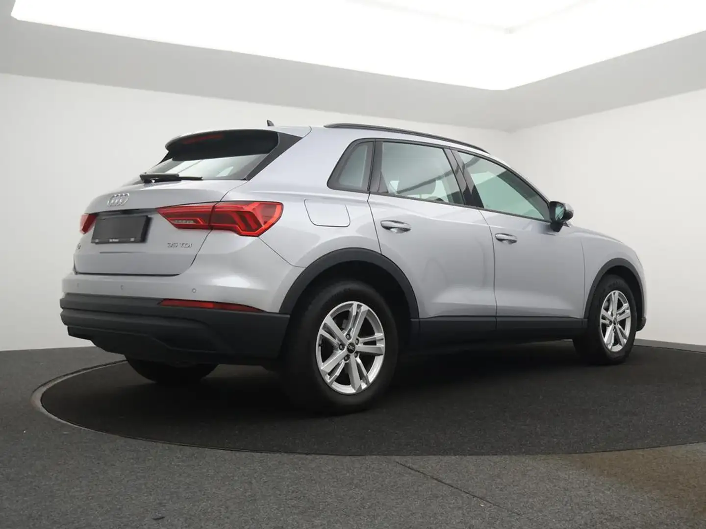 Audi Q3 Audi Q3 Business Edition 35TDI 150PK *AUTOMAAT*CAMERA*SPORTZETELS*ALCANTARA*PDC*NAVI*DIGITAL DASHBOARD*... Argent - 2