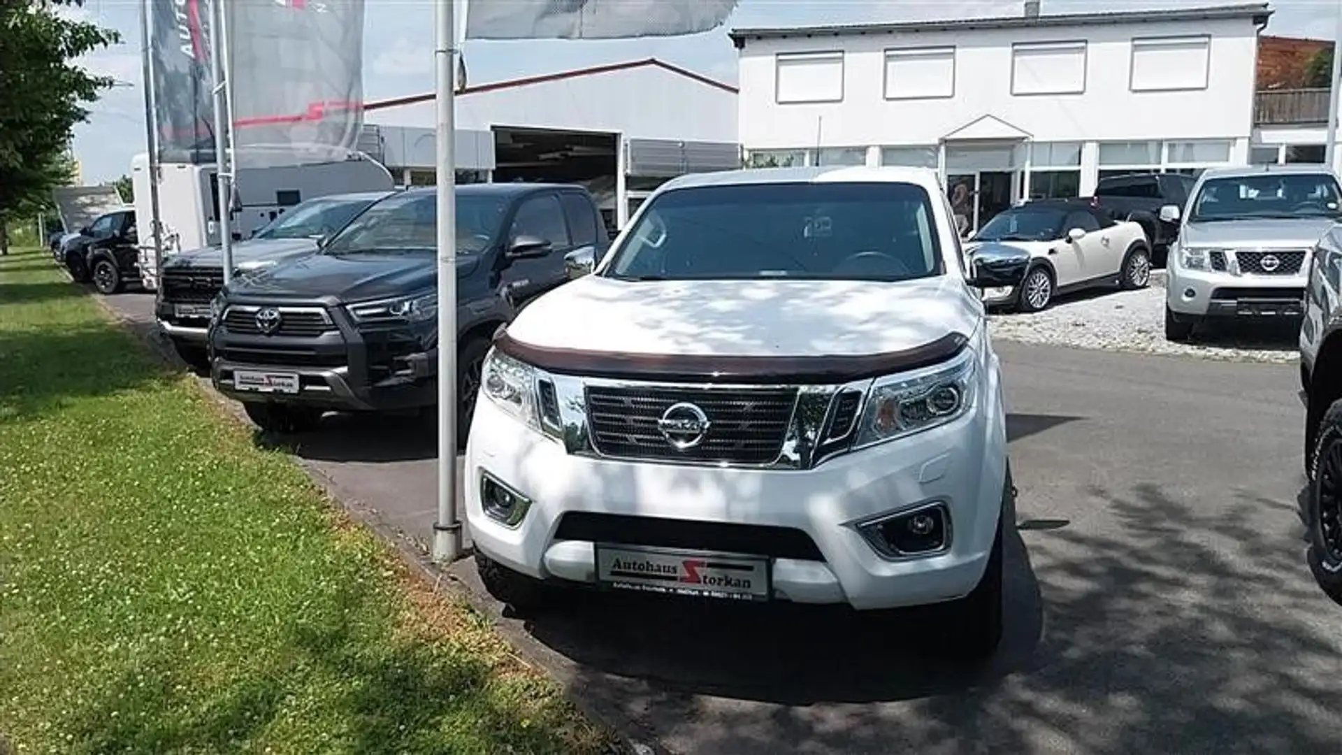 Nissan Navara NP300 N-Connecta King Cab 4x4 Blanc - 1