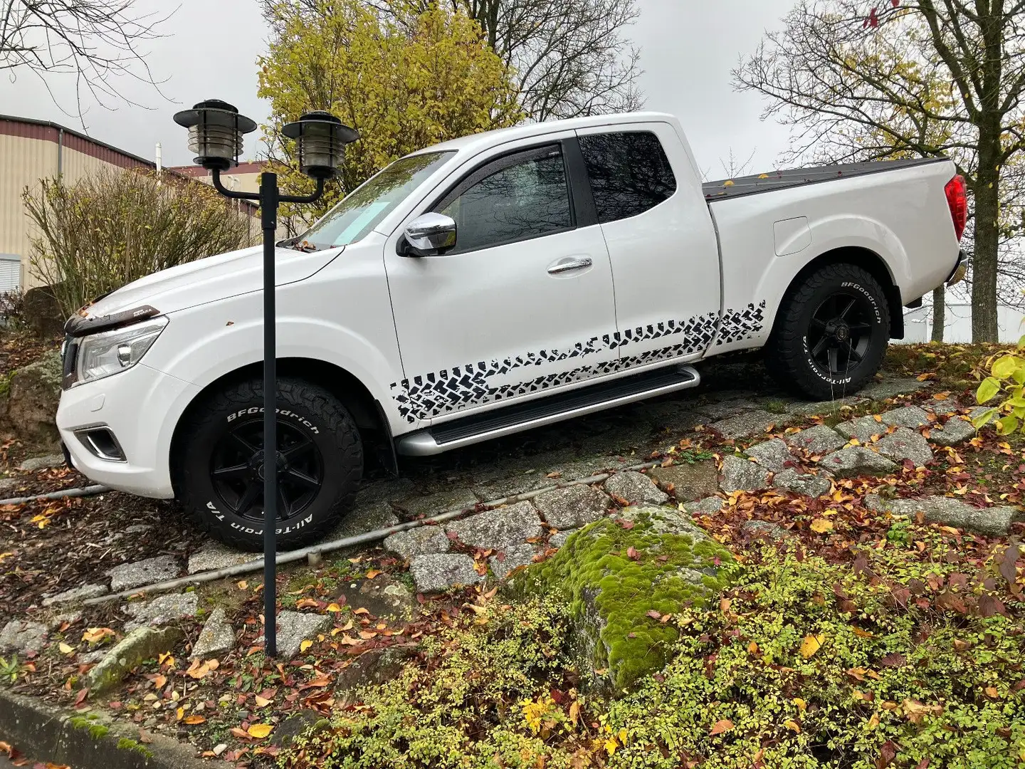Nissan Navara King Cab 4x4 "Wohnkabinenvorbereitet" Weiß - 2