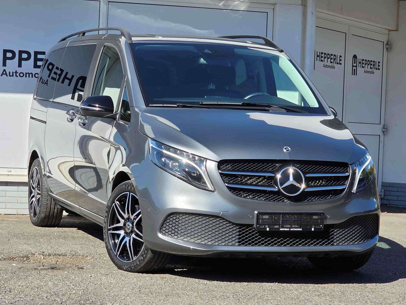Mercedes-Benz V 220