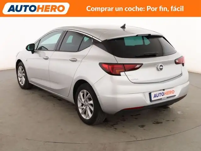 Opel Astra view 4
