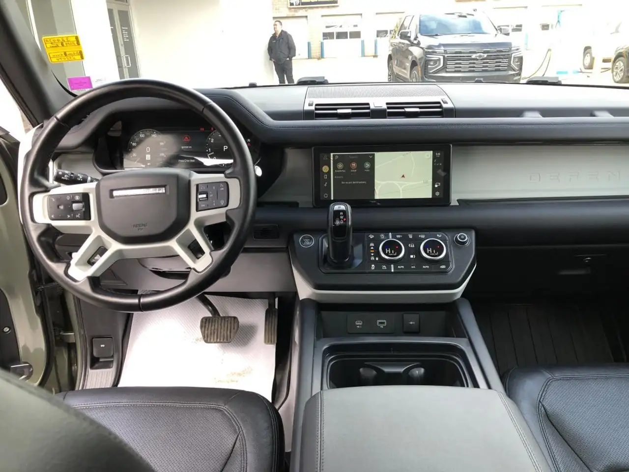 Land Rover Defender снимка Land Rover Defender