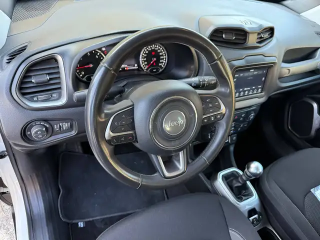 Jeep Renegade view 10