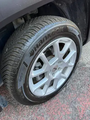 Jeep Renegade view 15