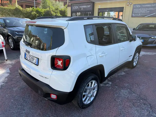 Jeep Renegade view 5