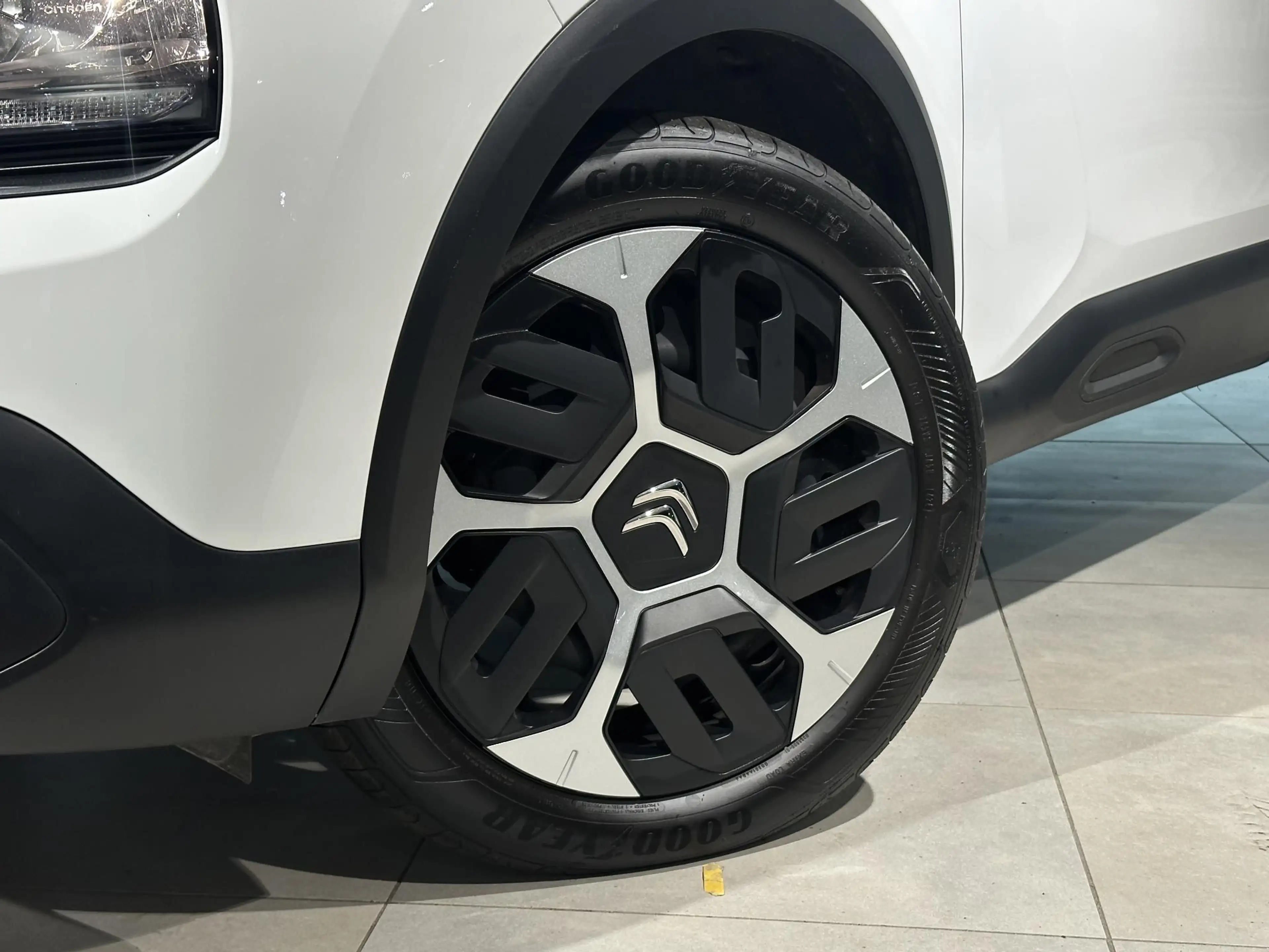 Citroen C4 X 1.2 Puretech 100 You | Parkeersensoren |  Apple Ca — photo 2