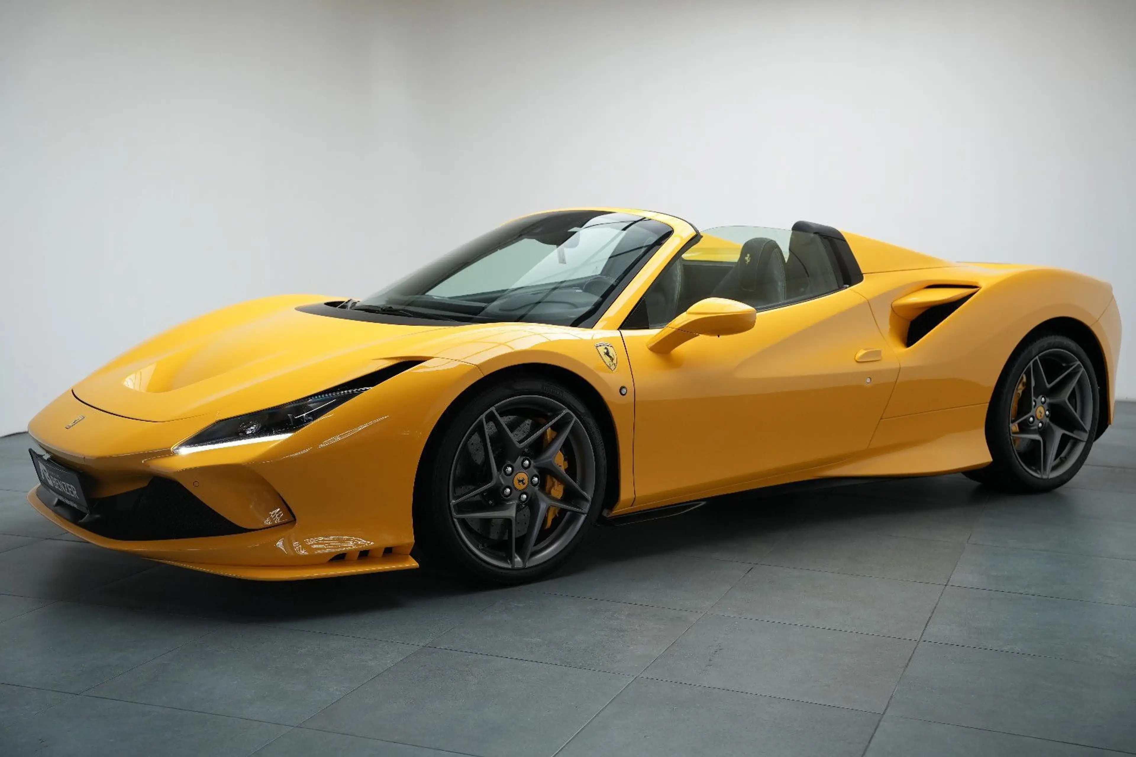 Ferrari F8 Spider Giallo Modena *Lift*Carbon*Kamera* — photo 5