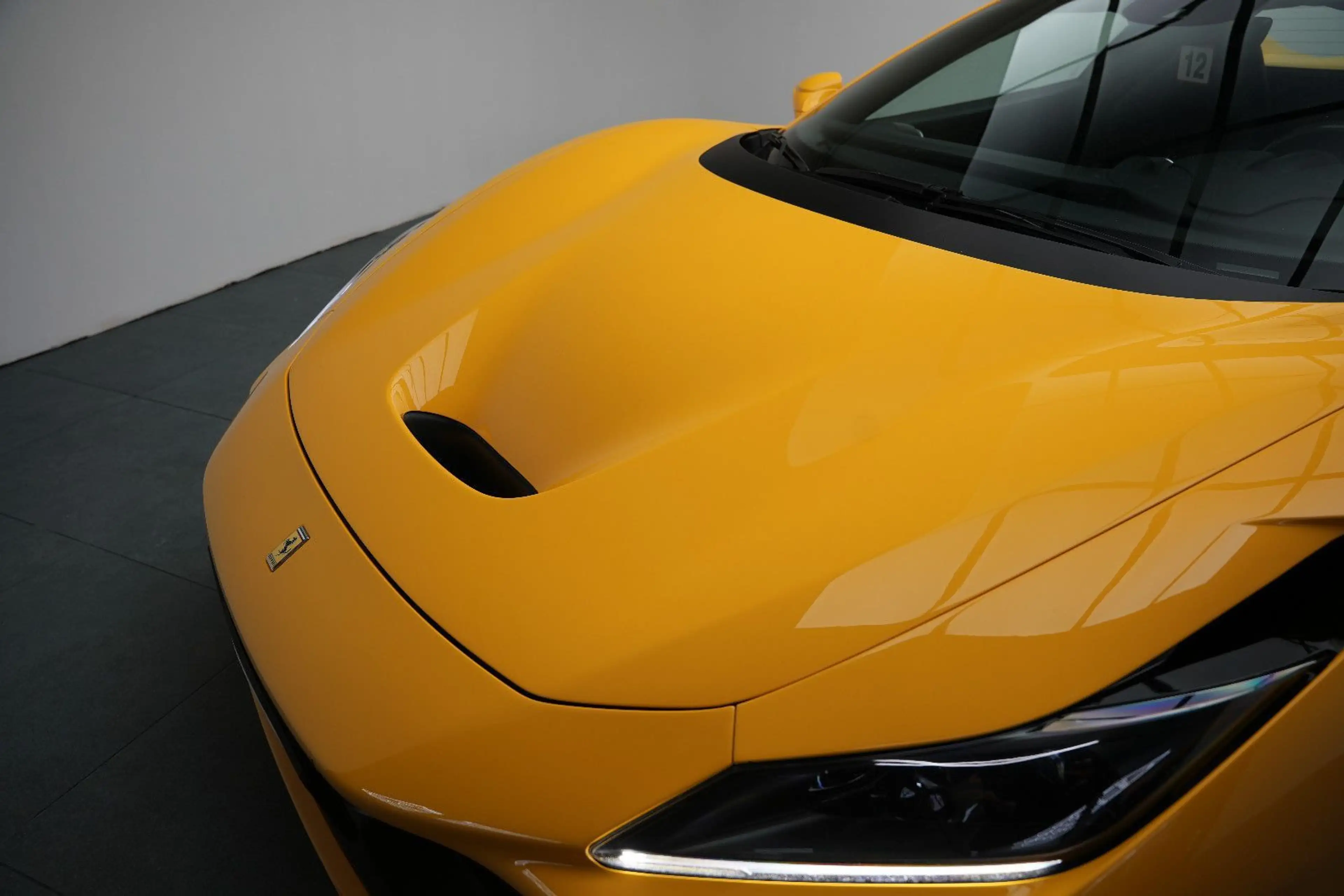 Ferrari F8 Spider Giallo Modena *Lift*Carbon*Kamera* — photo 9