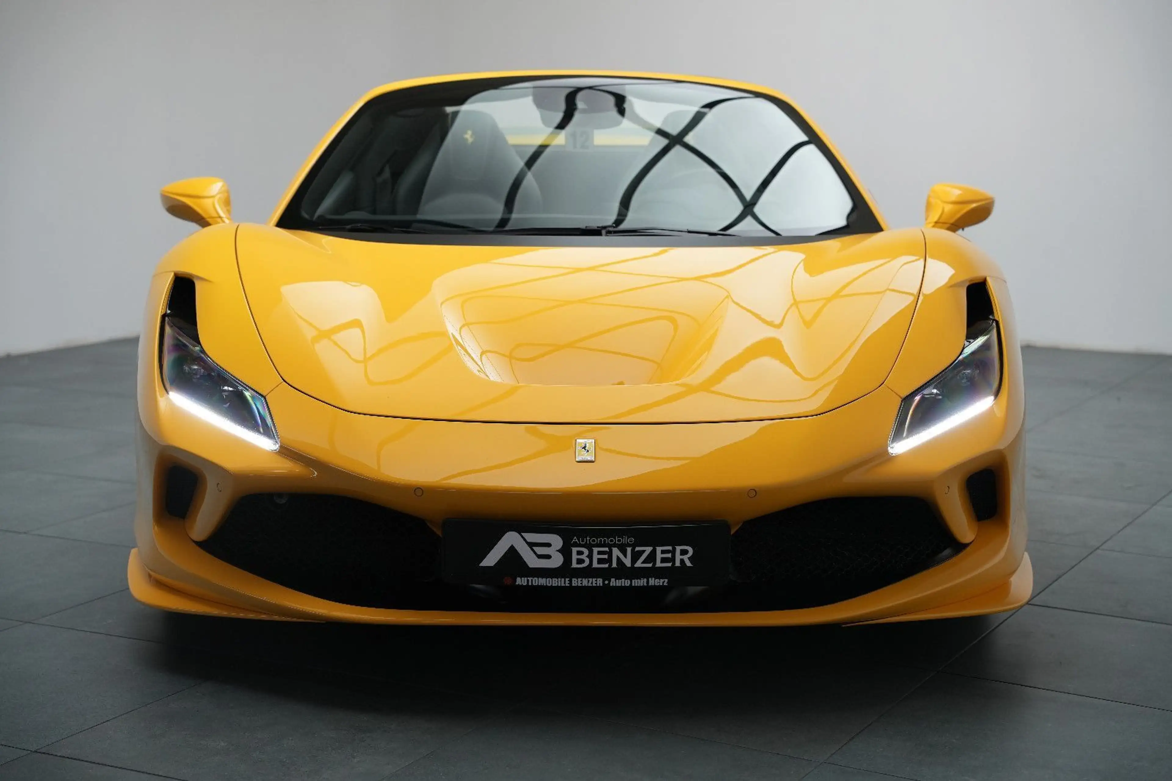 Ferrari F8 Spider Giallo Modena *Lift*Carbon*Kamera* — photo 2