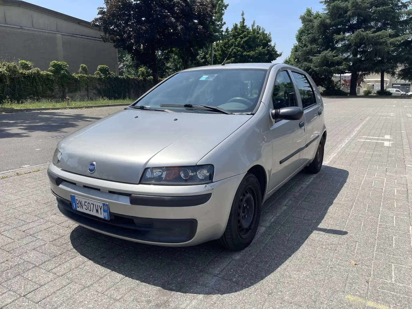 Fiat Punto 5p 1.2 SX c/SS 60cv Gris - 1