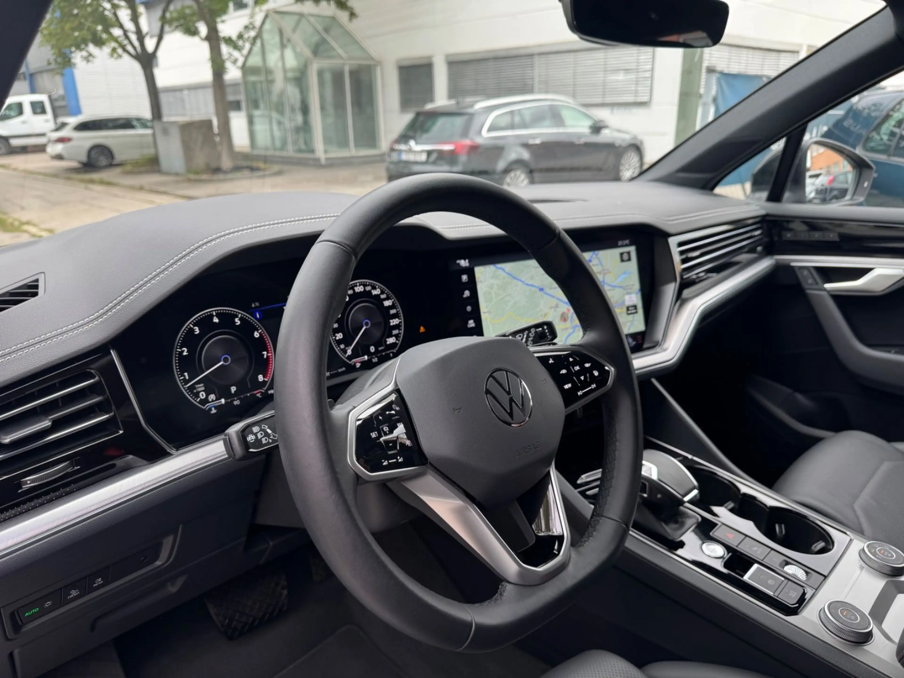 Volkswagen Touareg 3.0TSI/4M/Luft/Inno/Fahr-Ass+/360°/20" — photo 12