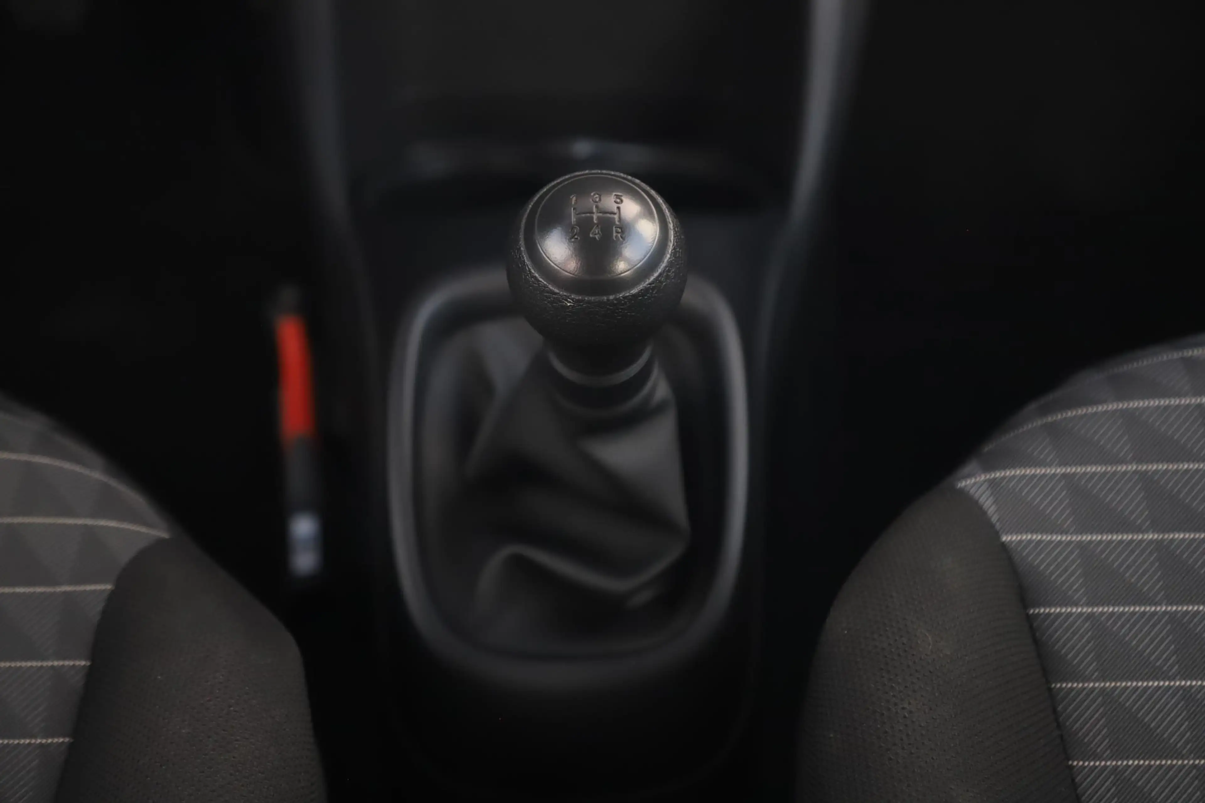 Peugeot 108 1.0 e-VTi Active NAP! All-season banden Airco Radi — photo 15