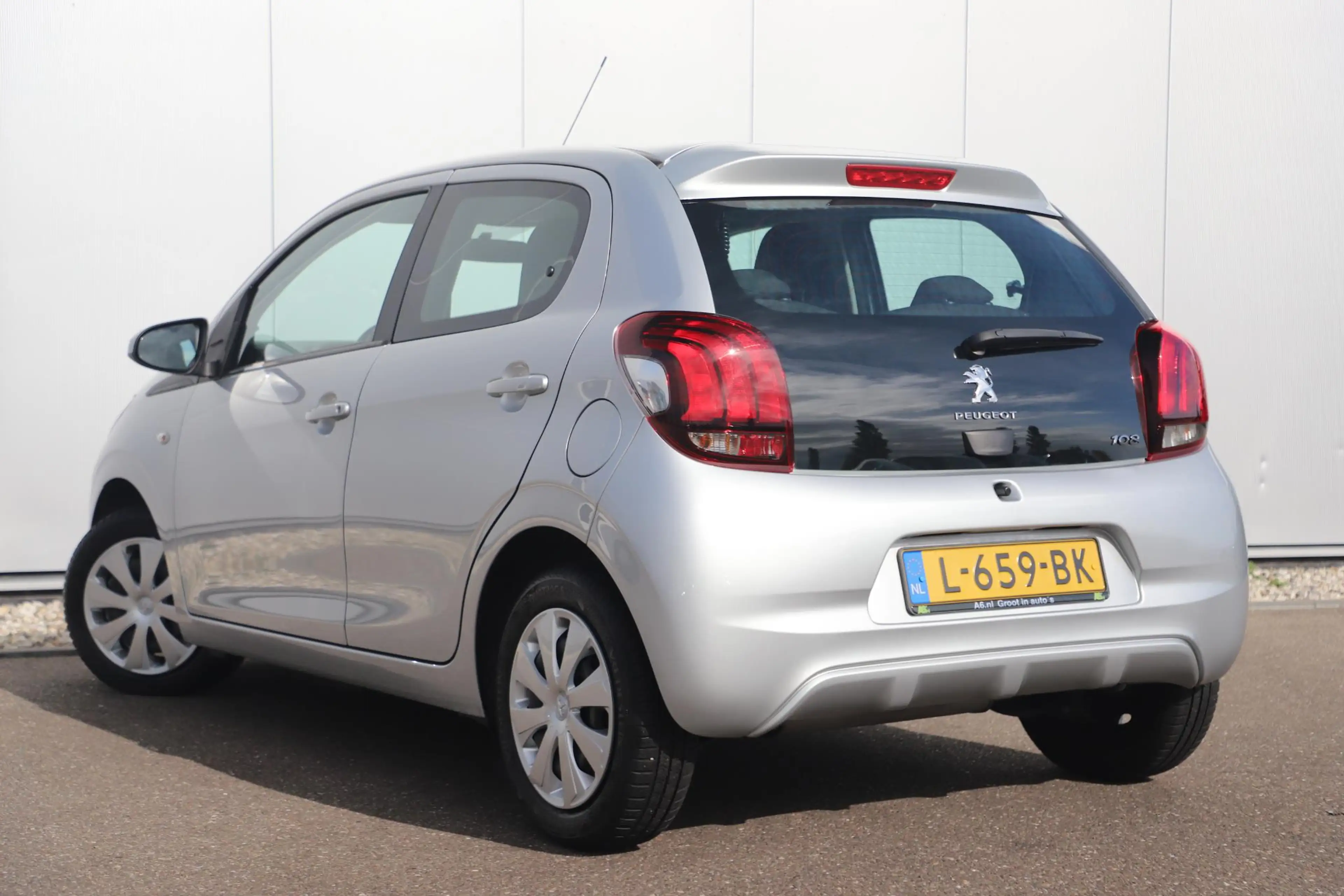 Peugeot 108 1.0 e-VTi Active NAP! All-season banden Airco Radi — photo 6