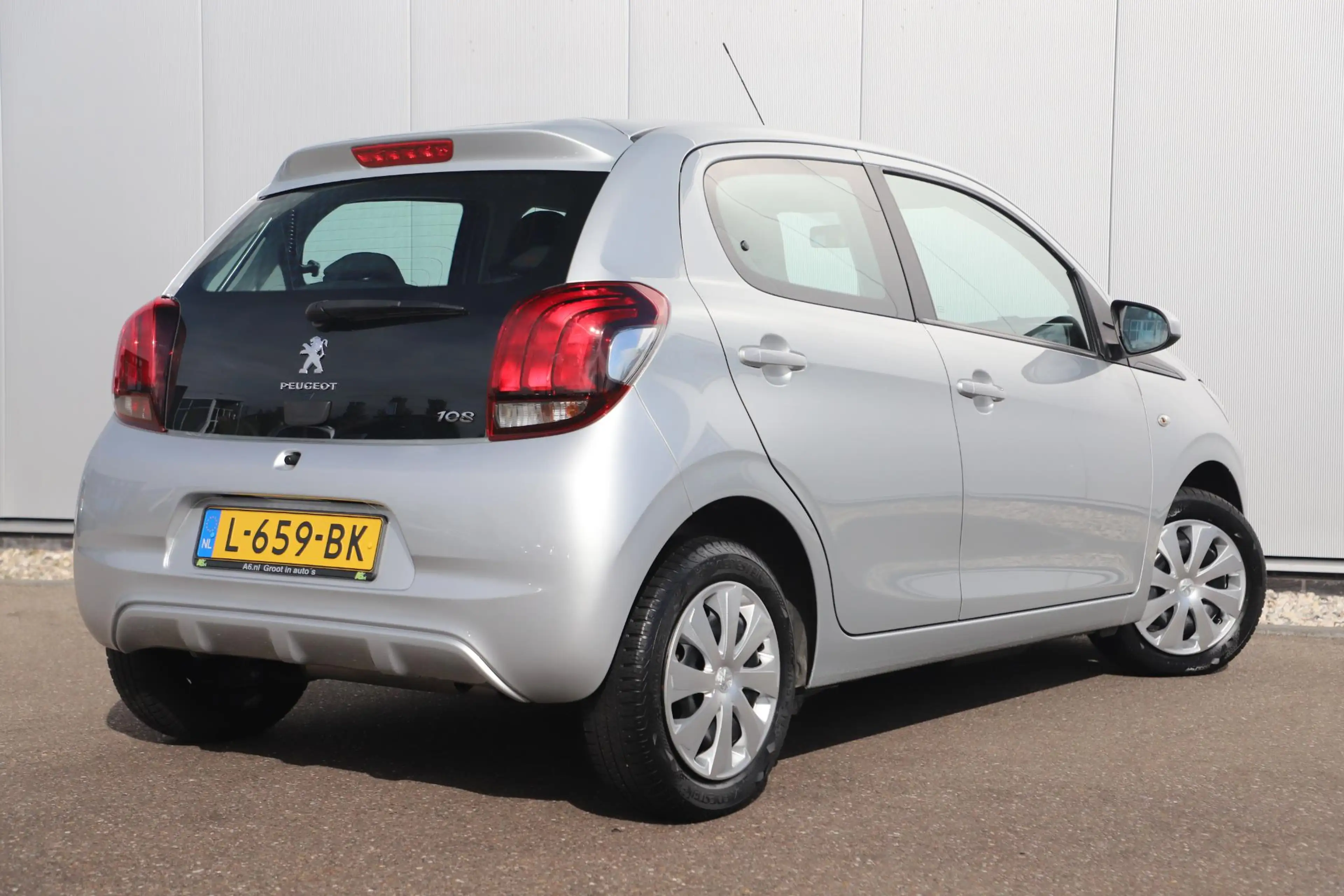 Peugeot 108 1.0 e-VTi Active NAP! All-season banden Airco Radi — photo 5