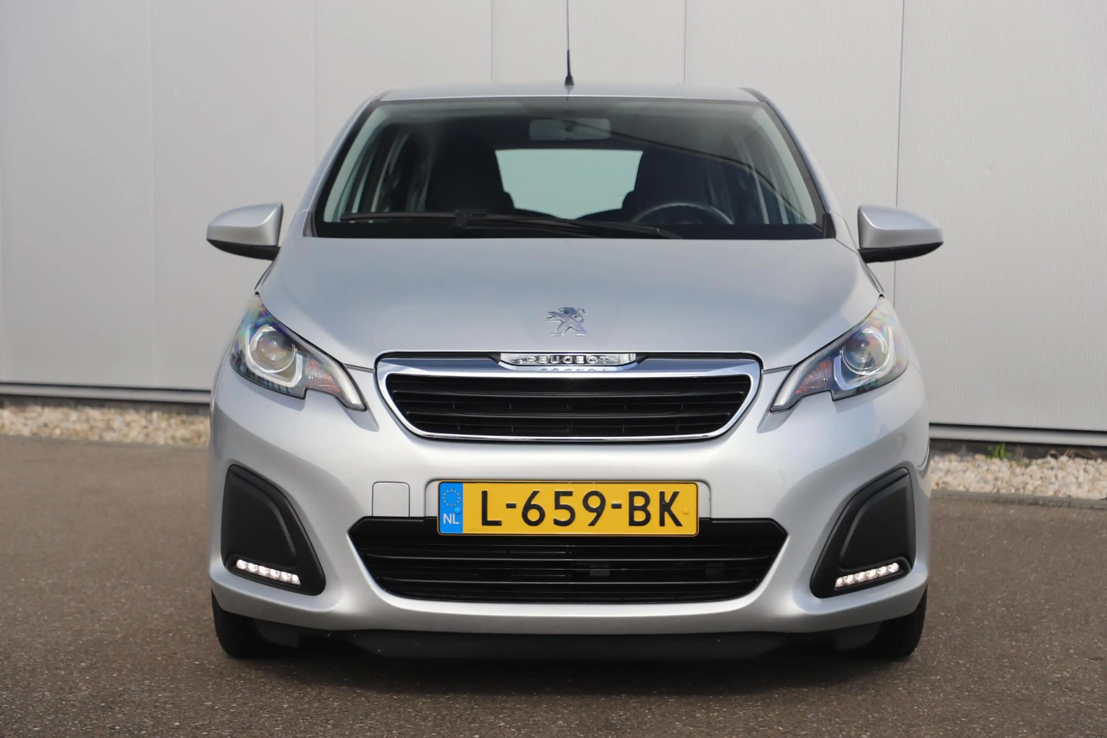 Peugeot 108 1.0 e-VTi Active NAP! All-season banden Airco Radi — photo 3