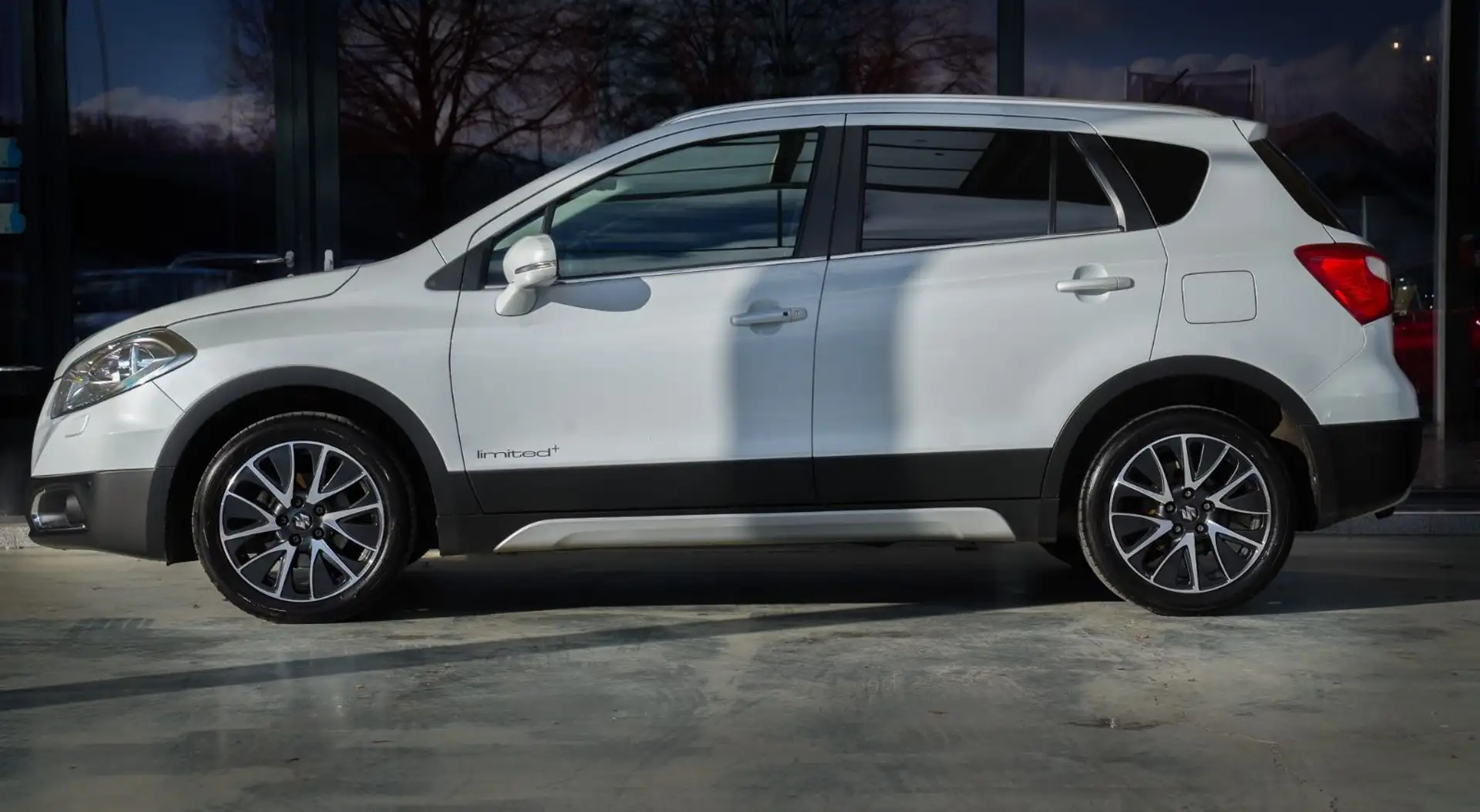 Suzuki SX4 S-Cross Comfort 4x4 *Temp./Klimaaut/AHK* Weiß - 2