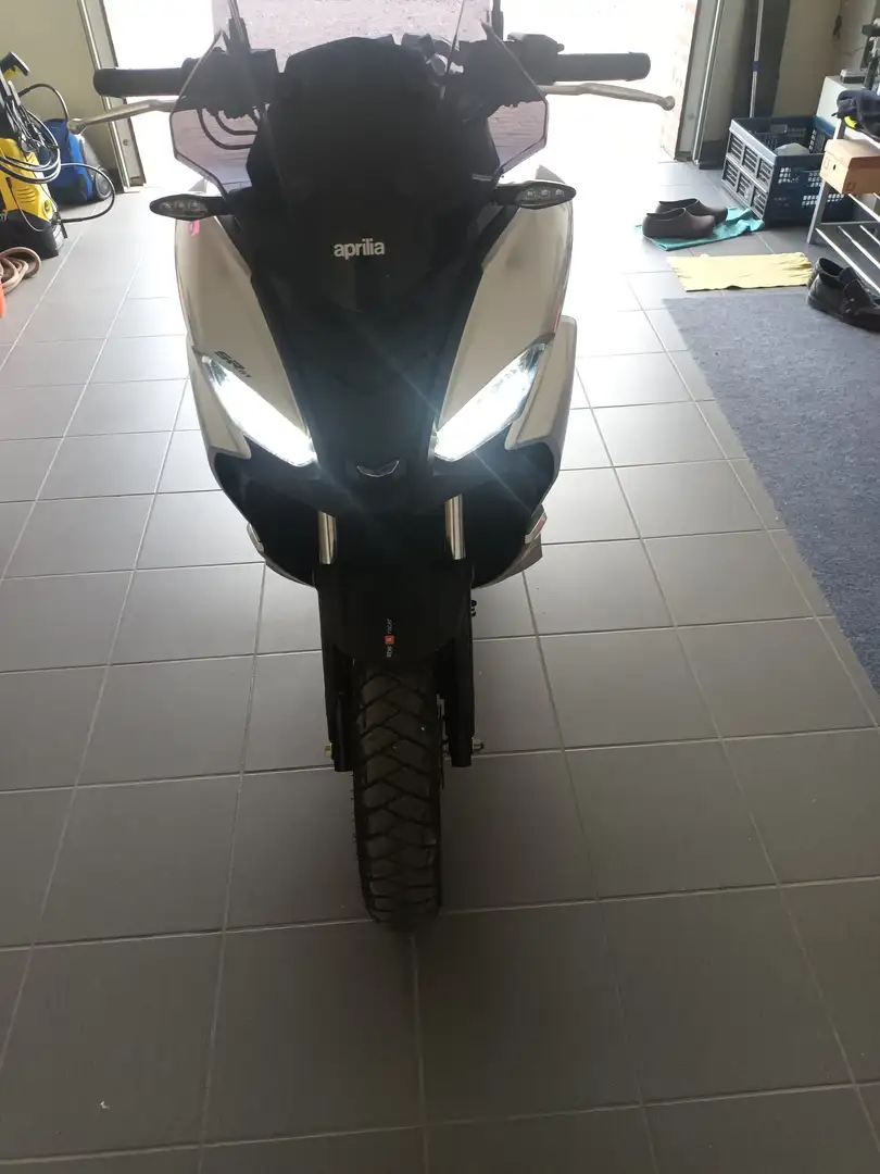 Aprilia SR GT 125 aprilia 2025 125 sr gt automaat slechts 2260km Сірий - 1
