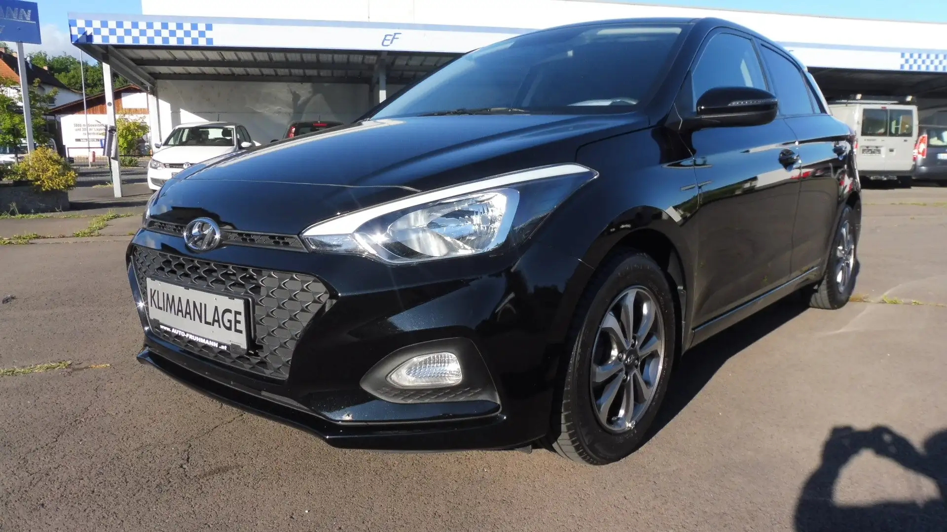 Hyundai i20 1,25 Level 2 Schwarz - 1