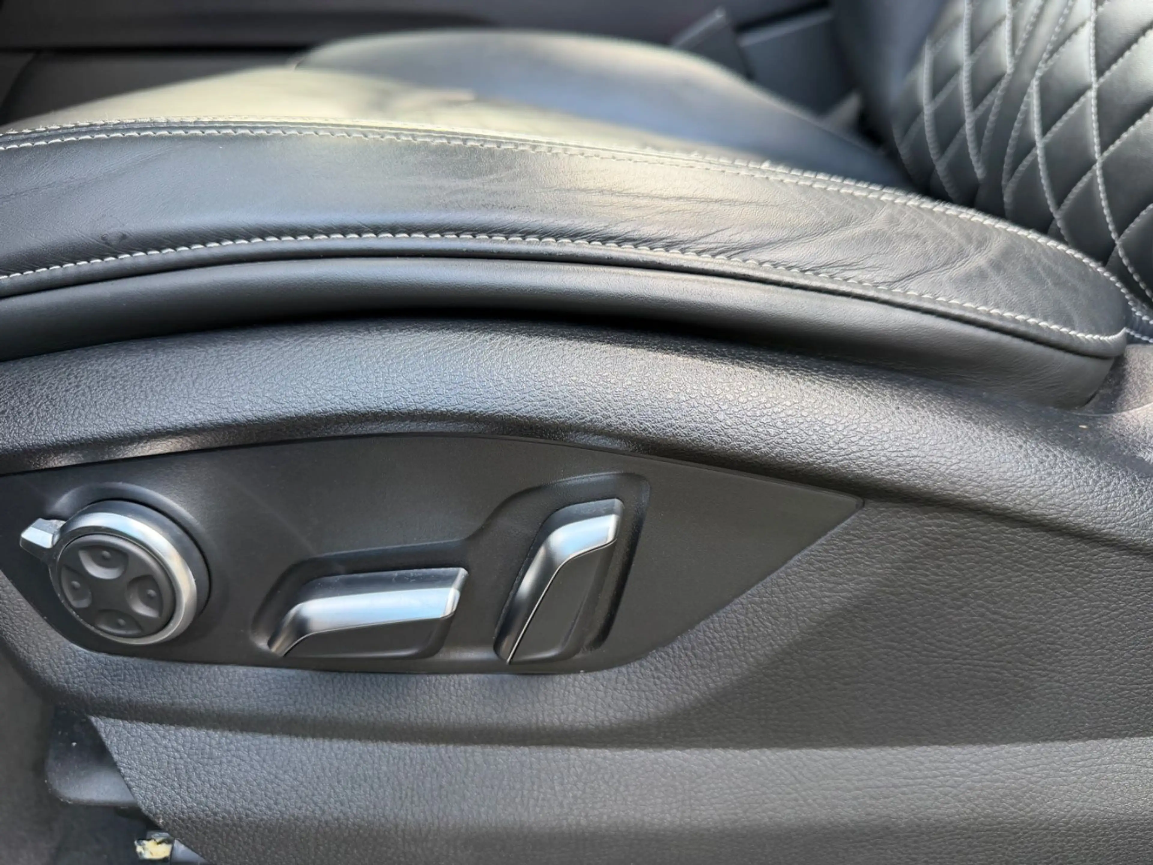 Audi SQ7 4.0 TDI quattro/Pano-Dach/AHK/MATRIX/ — photo 15