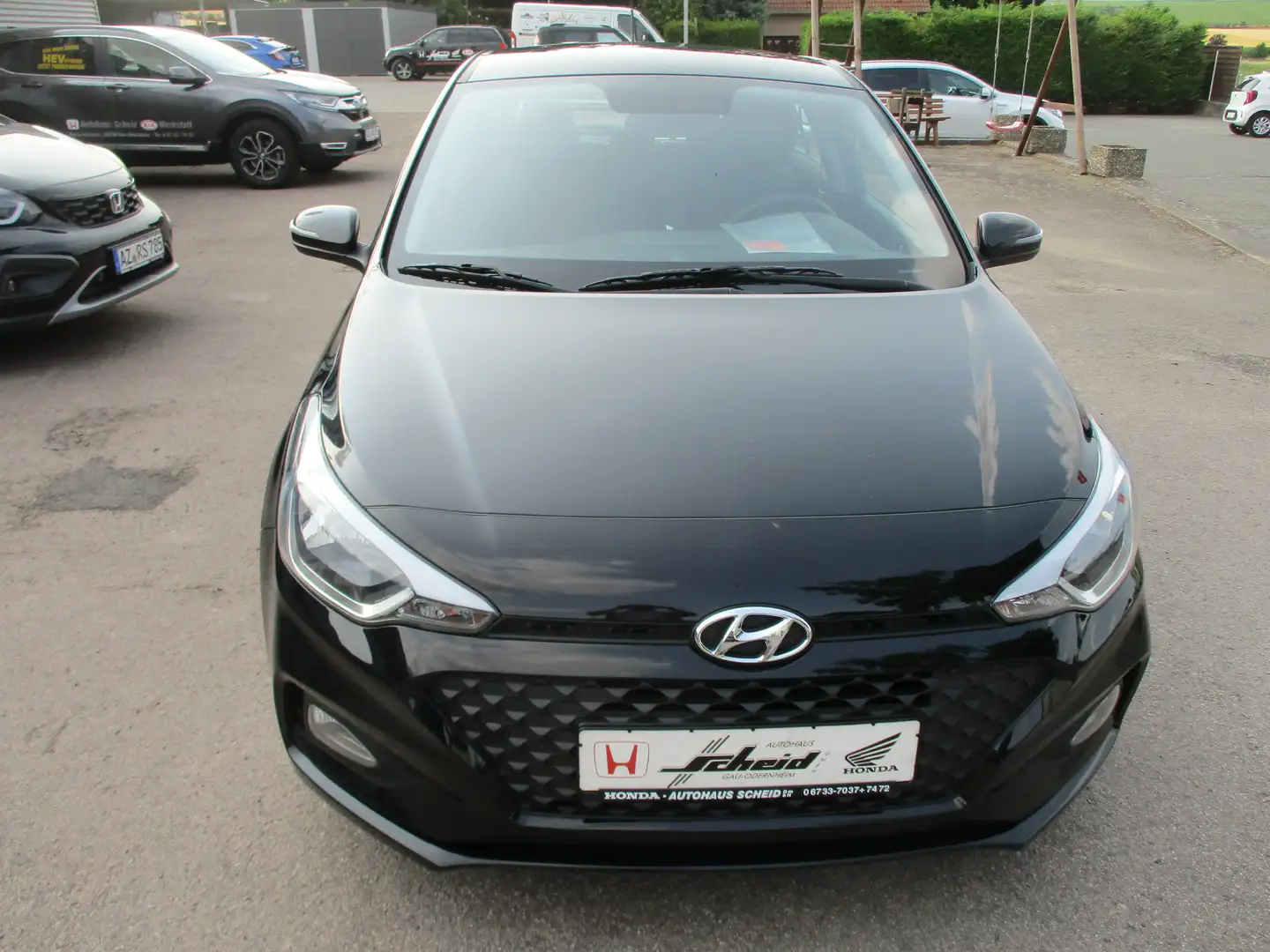 Hyundai i20 1.2 Select Schwarz - 2