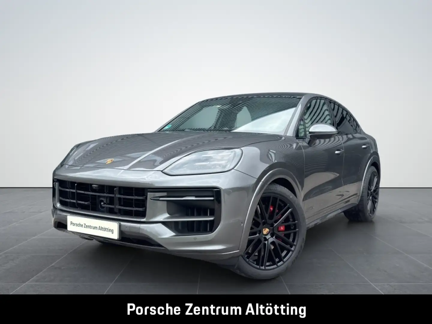 Porsche Cayenne GTS Coupe | PDCC | Hinterachslenkung | Grijs - 1