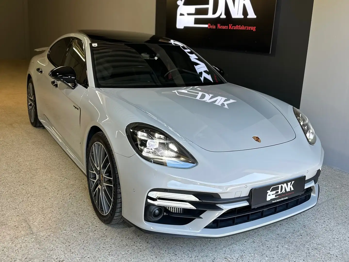 Porsche Panamera TurboS E-Hybrid|Burmeister|SoftC.|Approved|HeadUp Grau - 1