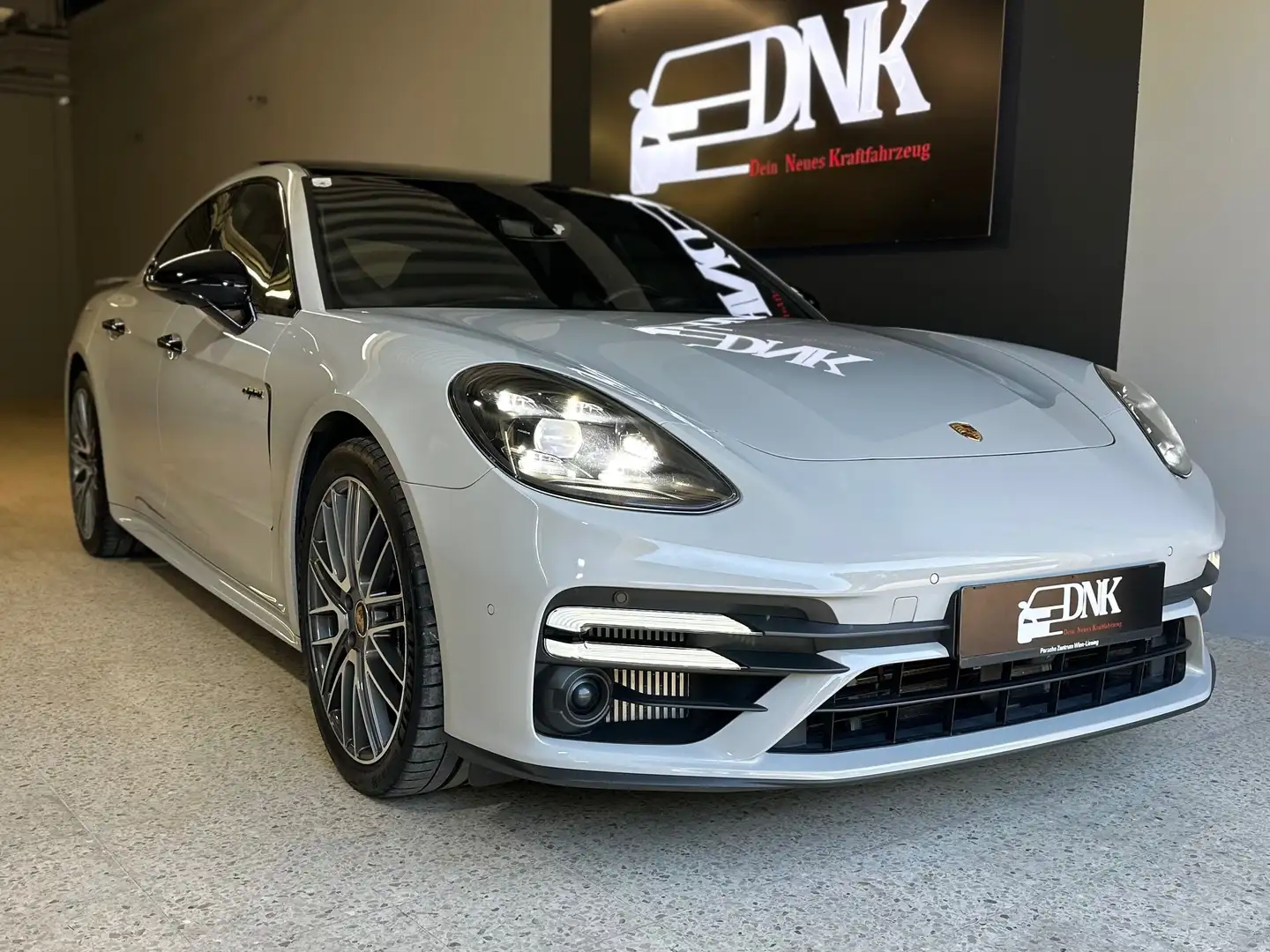 Porsche Panamera TurboS E-Hybrid|Burmeister|SoftC.|Approved|HeadUp Grau - 2