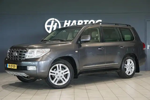 Toyota Land Cruiser V8 4.5 D-4D Executive 7p. + SCHUIFDAK / TREKHAAK