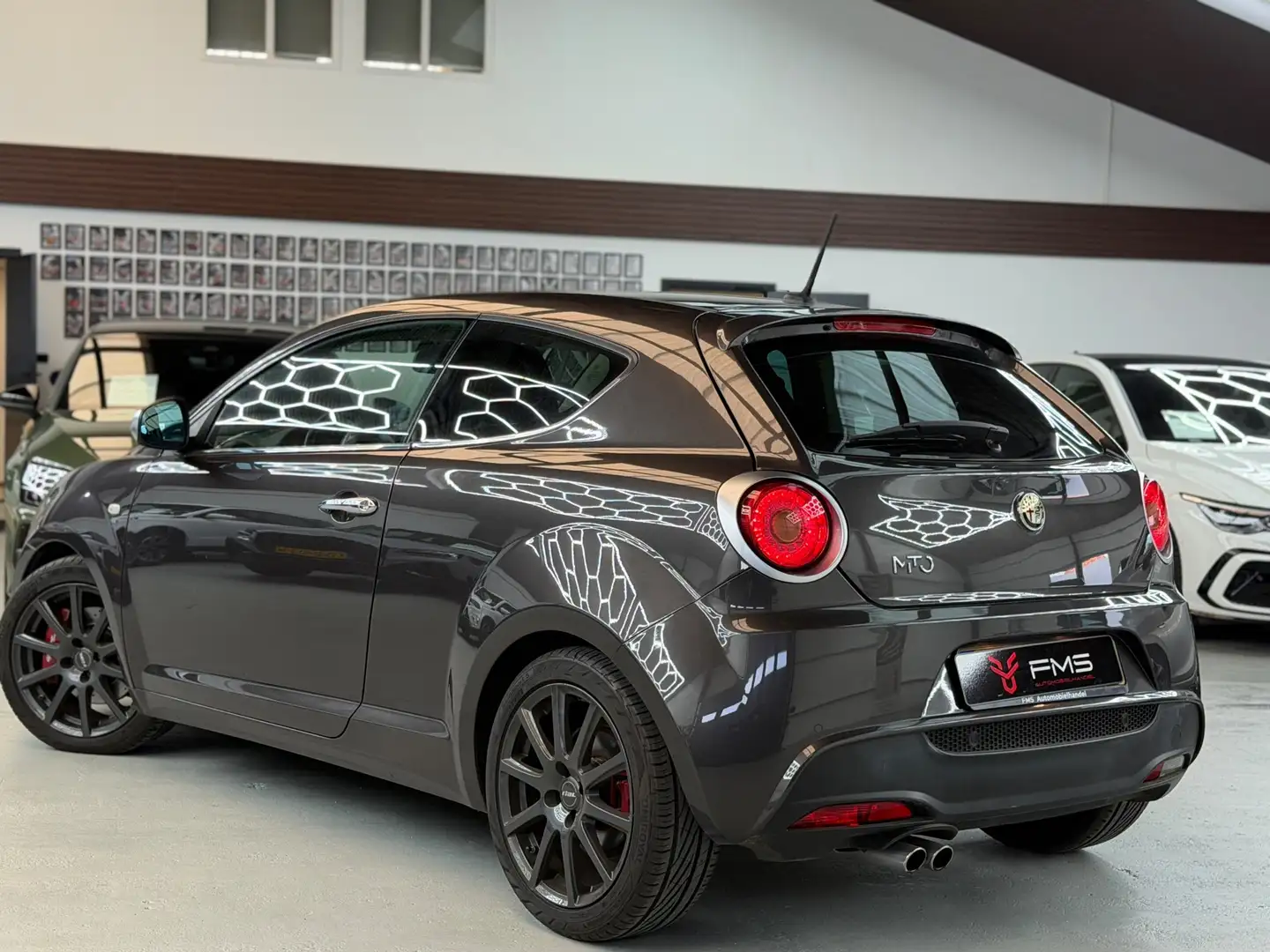 Alfa Romeo MiTo 1.4 T Exclusive Bluetooth Grau - 2
