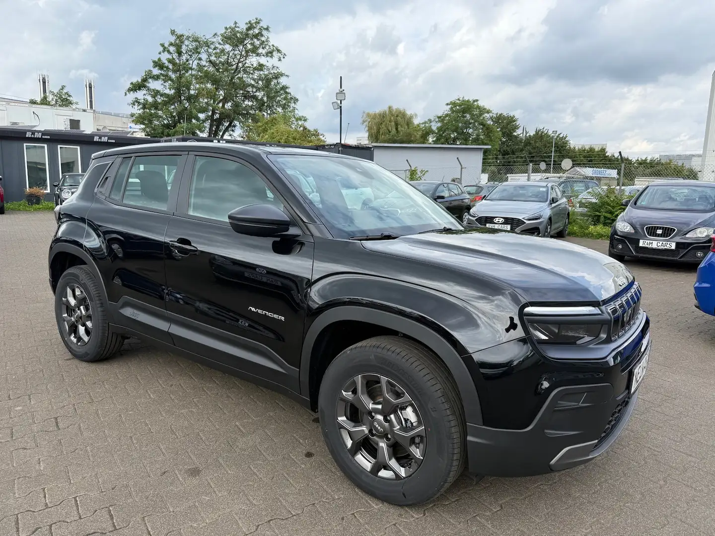 Jeep Avenger 1.2 Longitude Mild-Hybrid/Aktion Schwarz - 2