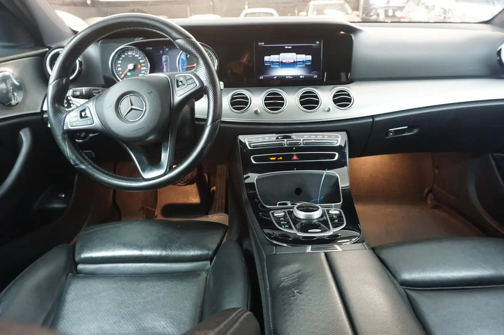 Mercedes-Benz E 200 Estate d /NAVI / CAMERA / NAP Noir - 2