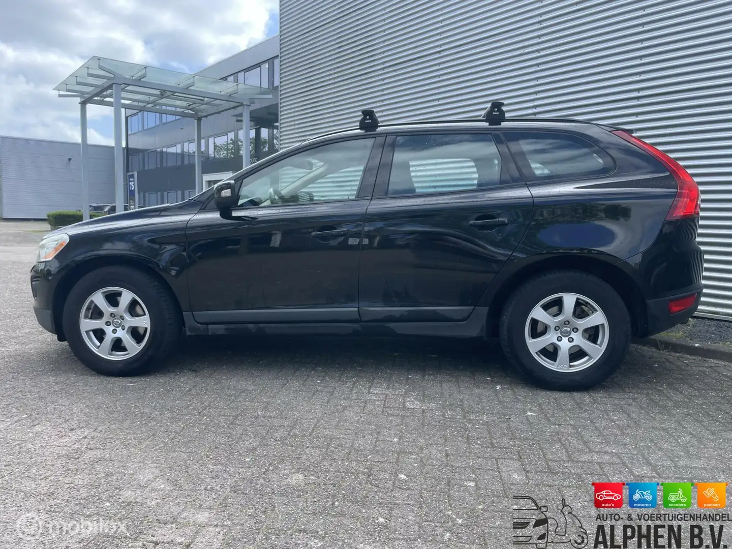 Volvo XC60 2.4D - Nap - Airco - Trekhaak - Negro - 2