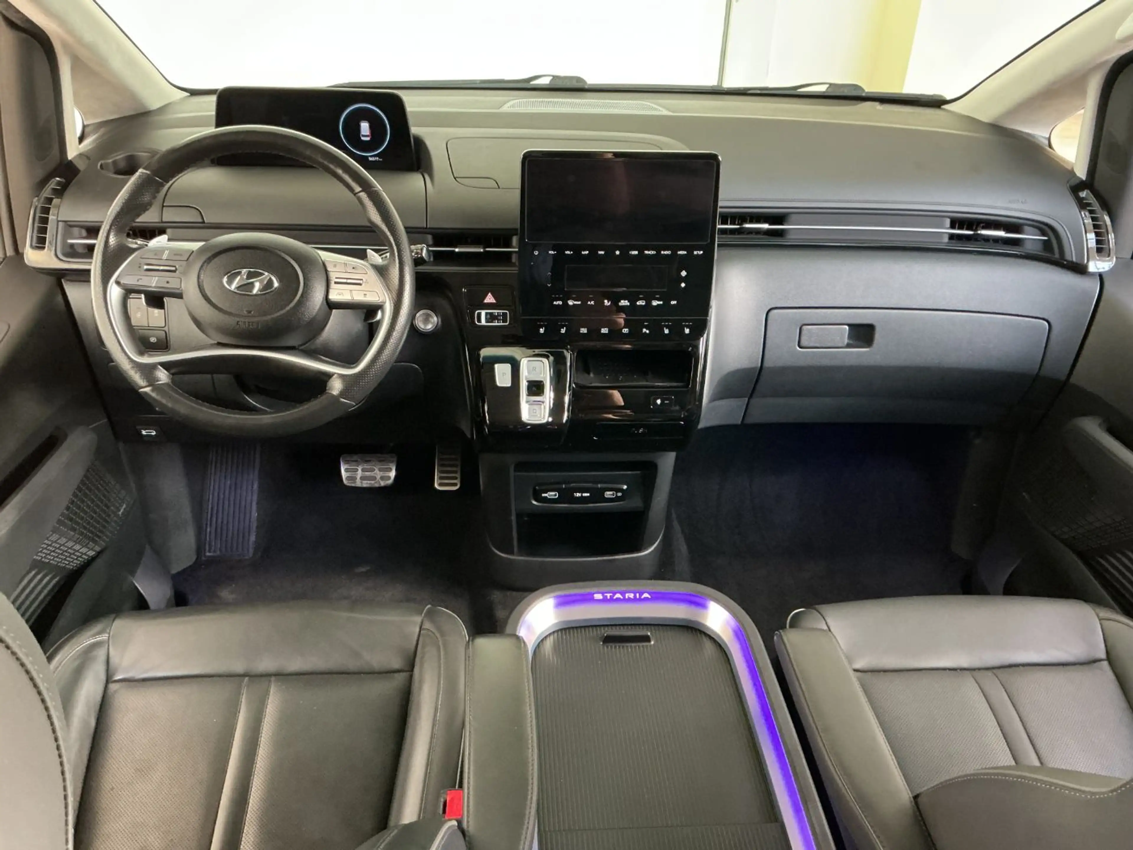 Hyundai STARIA 2.2 Kamera,PDC,Lenk+Sitzhzg.,CarPlay,LED — photo 9