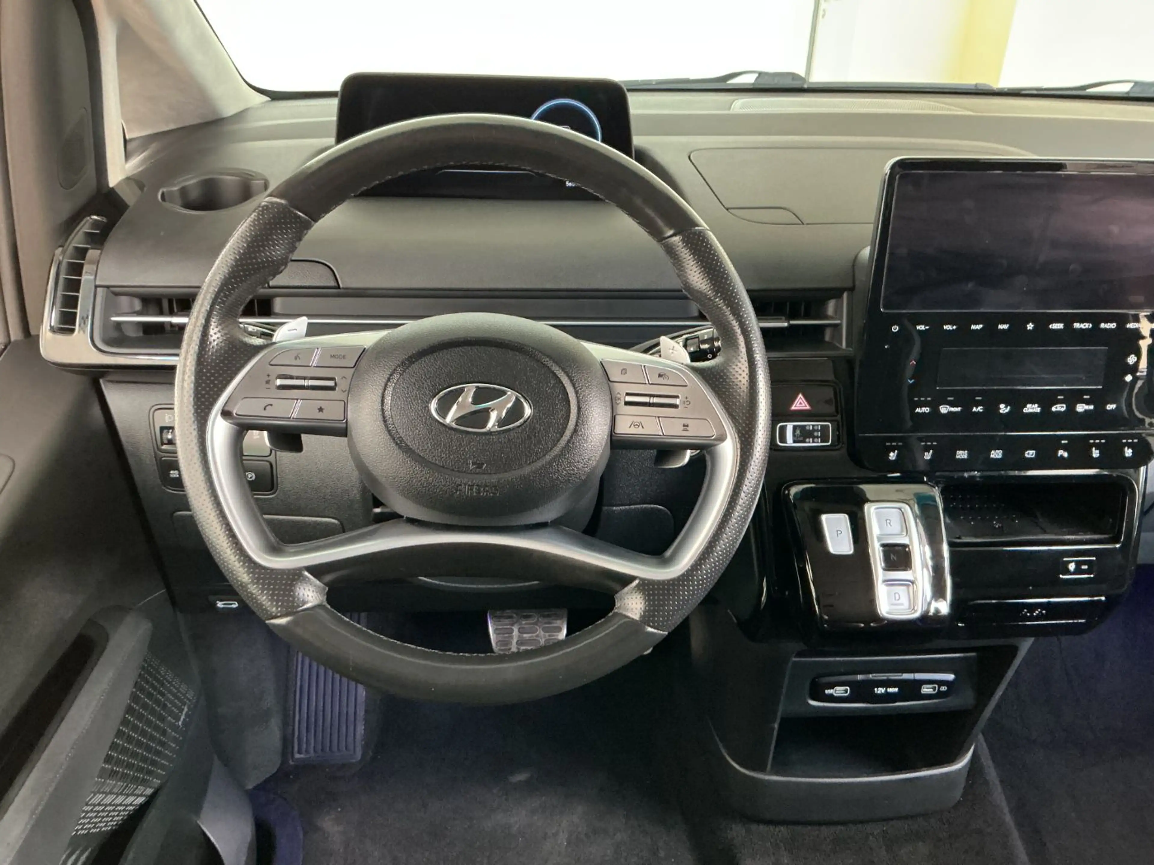 Hyundai STARIA 2.2 Kamera,PDC,Lenk+Sitzhzg.,CarPlay,LED — photo 11