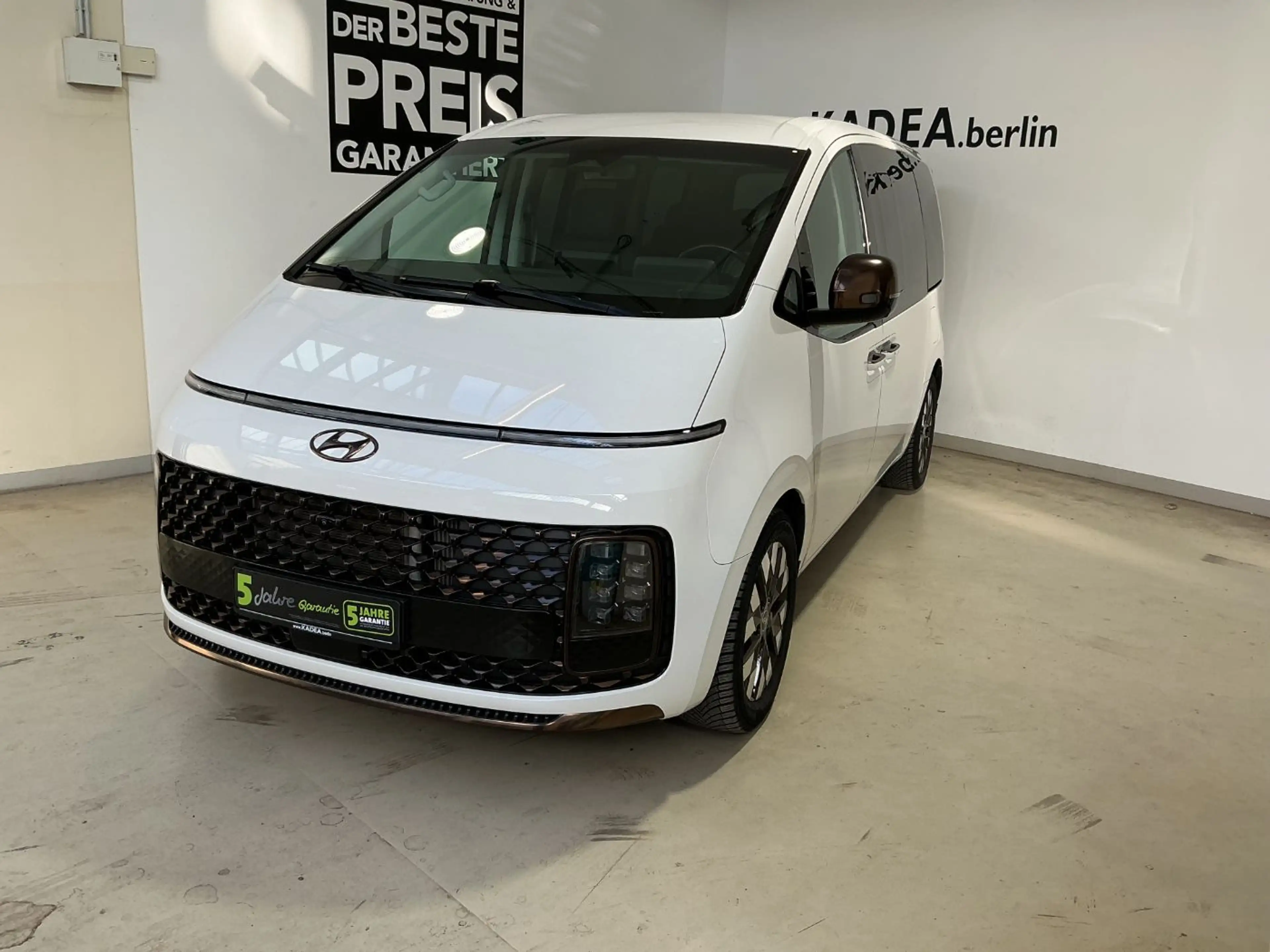 Hyundai STARIA 2.2 Kamera,PDC,Lenk+Sitzhzg.,CarPlay,LED — photo 2