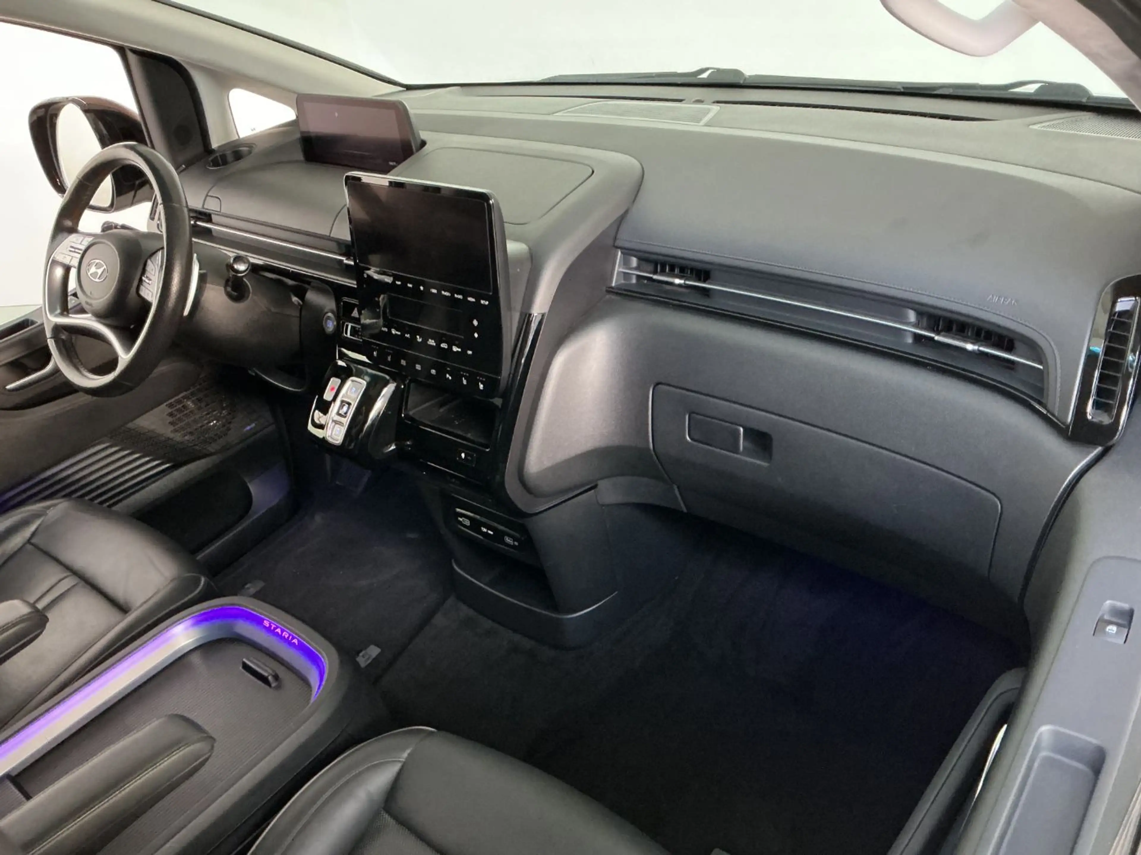 Hyundai STARIA 2.2 Kamera,PDC,Lenk+Sitzhzg.,CarPlay,LED — photo 10