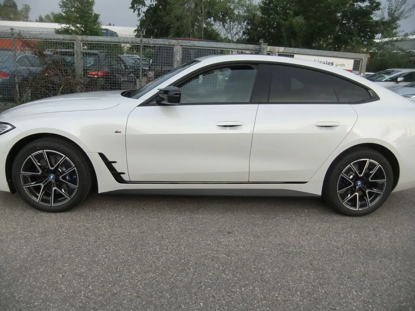 BMW i4 Gran Coupe M50 Schiebedach AHK 1. Hand Weiß - 2