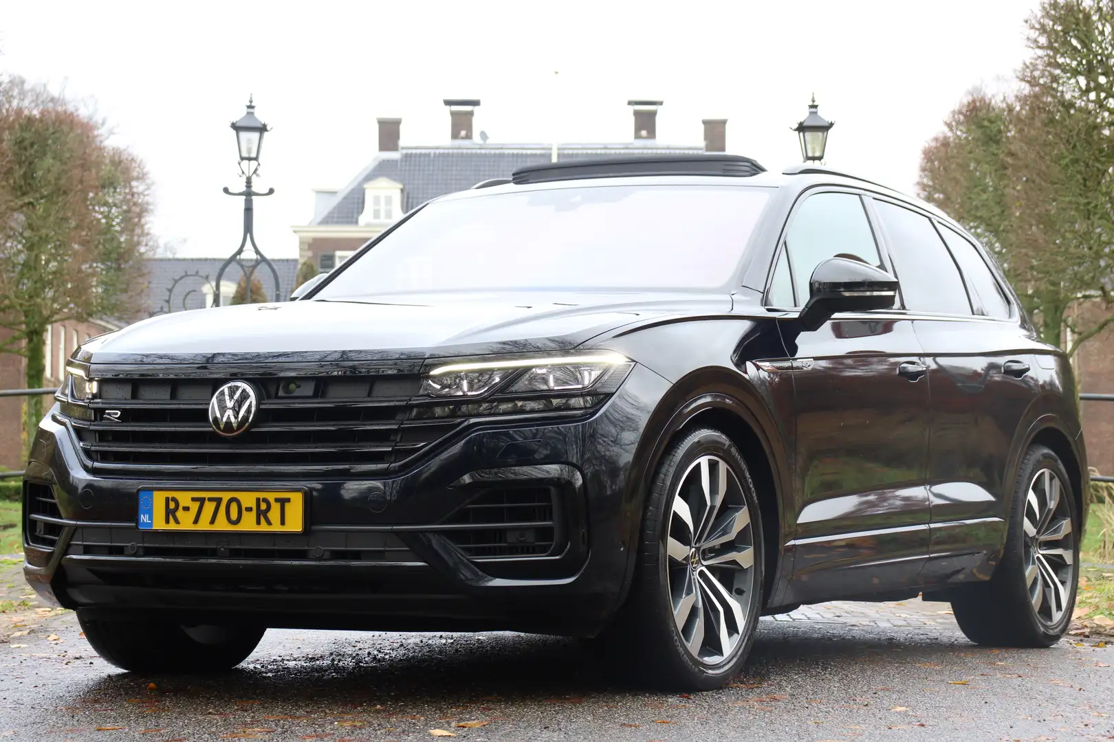 Volkswagen Touareg 3.0 TSi 4MOTION R | NL-AUTO! | BOMVOL! | TREKHAAK Blauw - 1