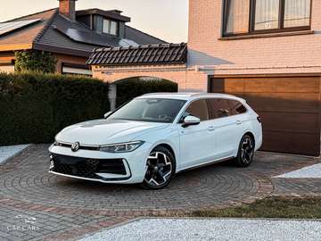 Passat Variant R-Line | 2.0 TDI DSG | Matrix LED | Massage | IQ Drive | Remote Park | Keyless | Camera
