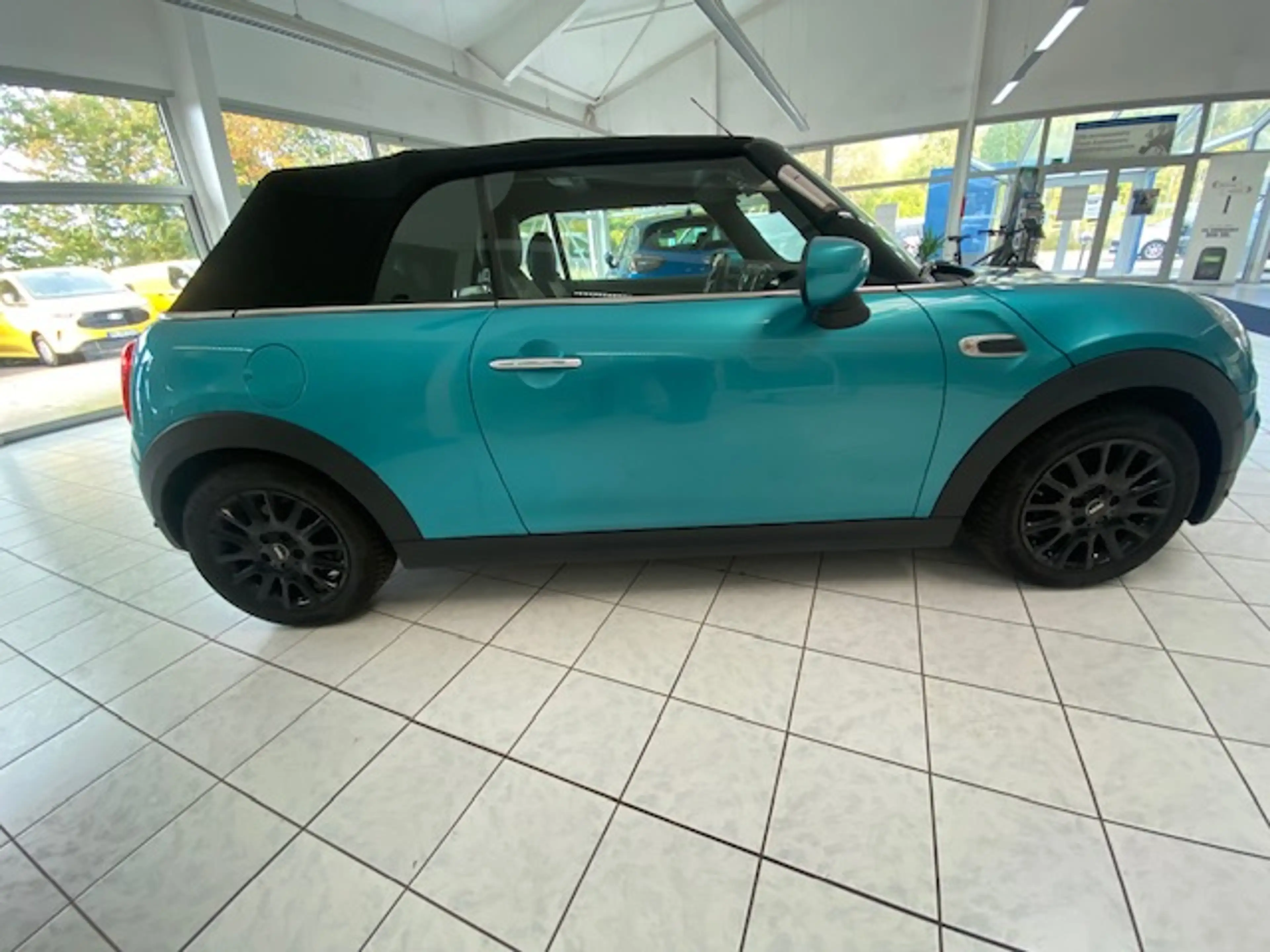 MINI One Cabrio "MINI One Cabrio LCI | CHILI | Leder | LED | Navi Plus | 30tkm | Unfallfrei" — photo 9
